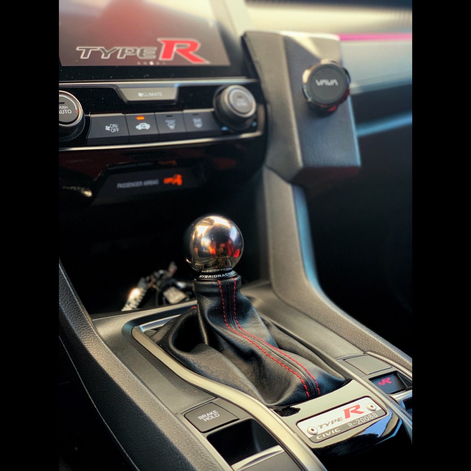 Ad by hybrid-racing.com