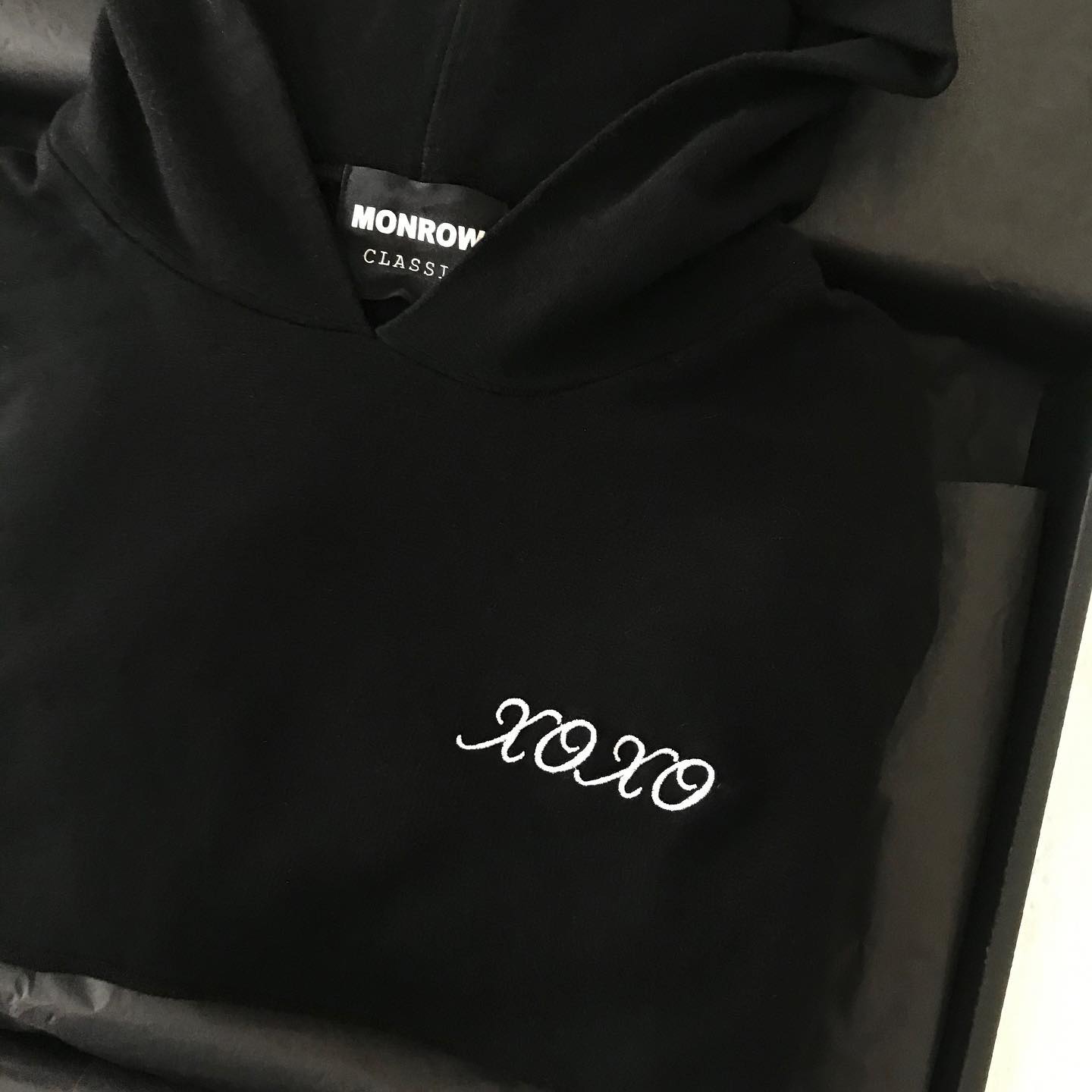Ad by monrow.com