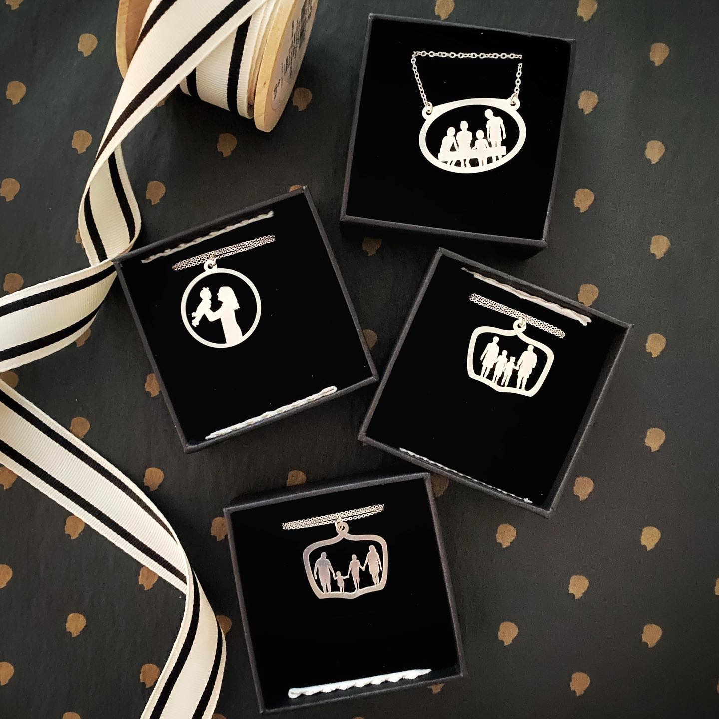 Ad by lepapierstudio.com