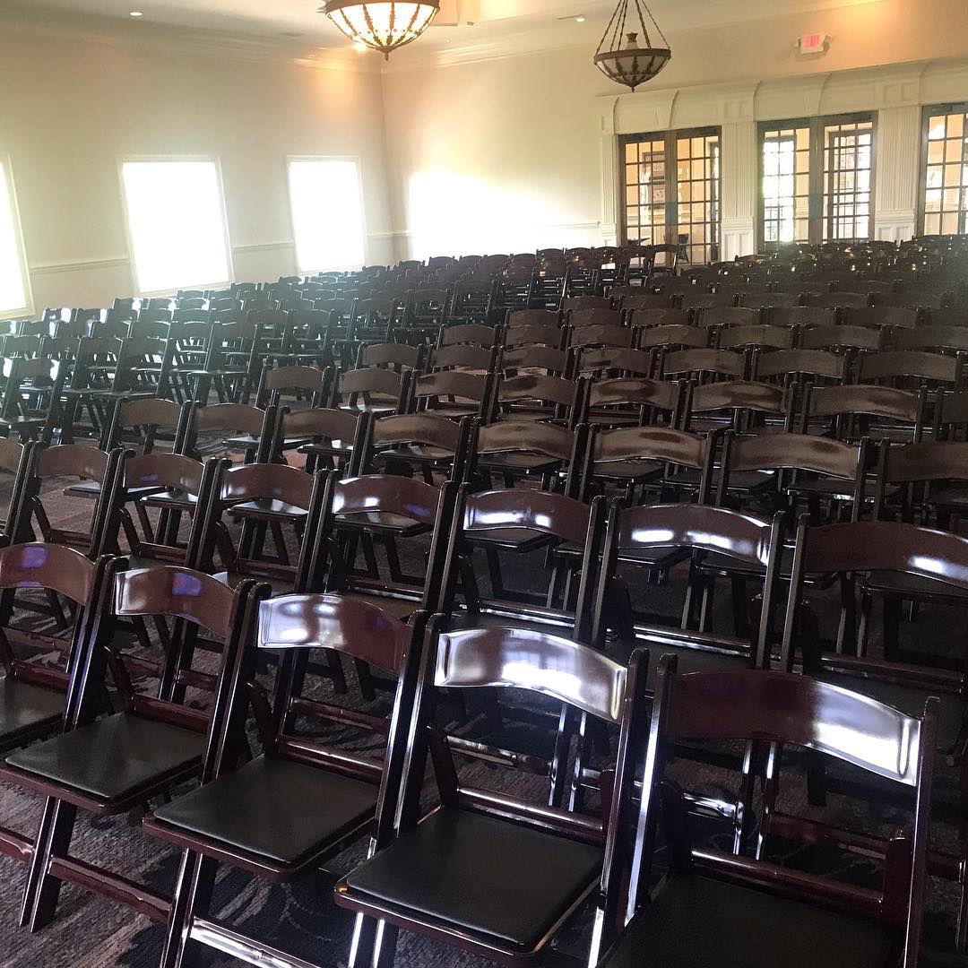 Ad by luxuryloungeatl.com