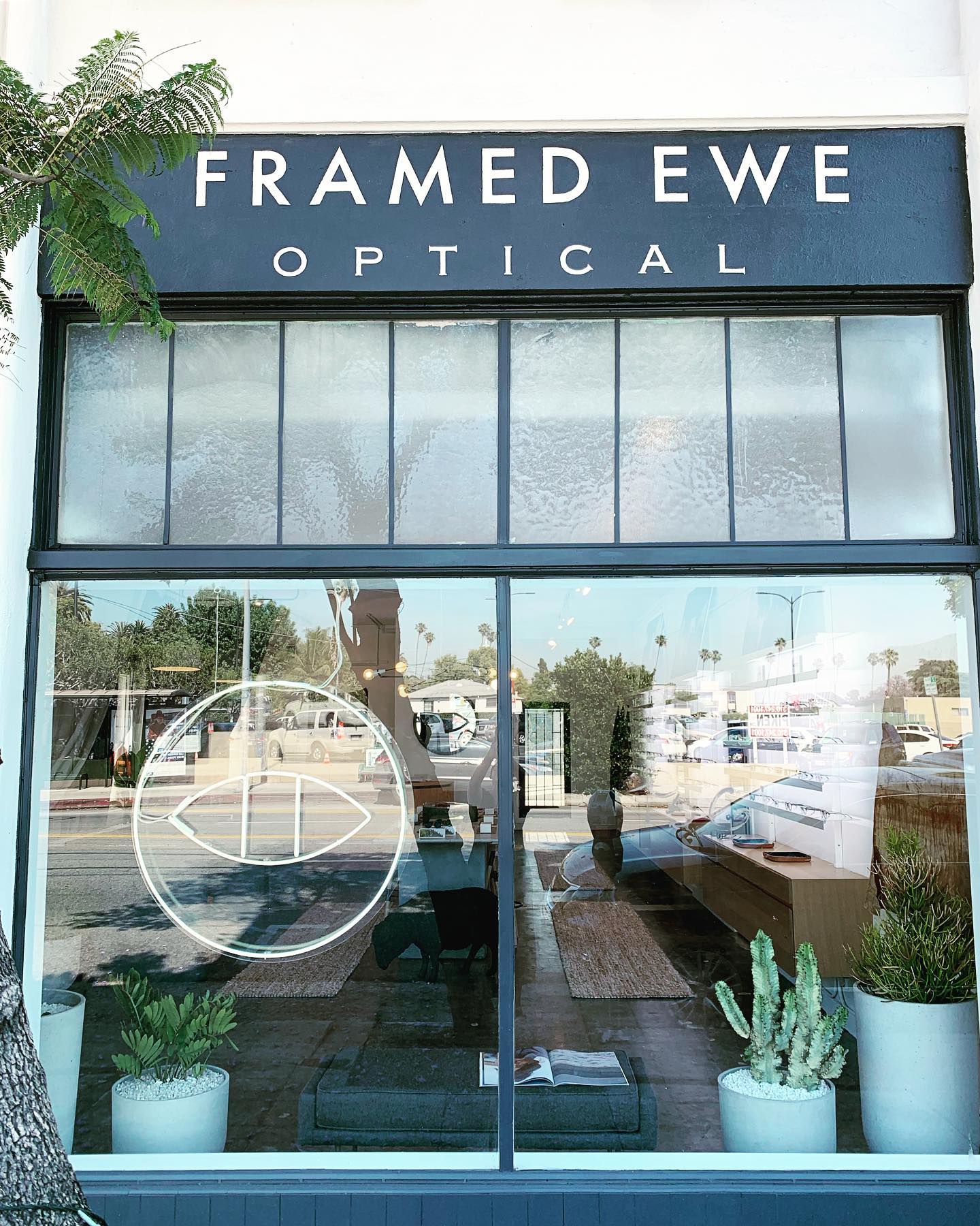 Ad by framedewe.com