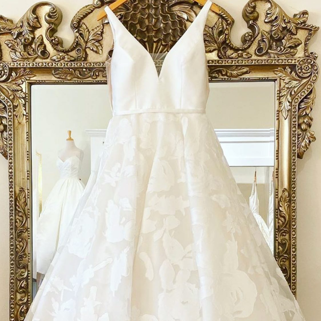 Ad by thepersnicketybride.com
