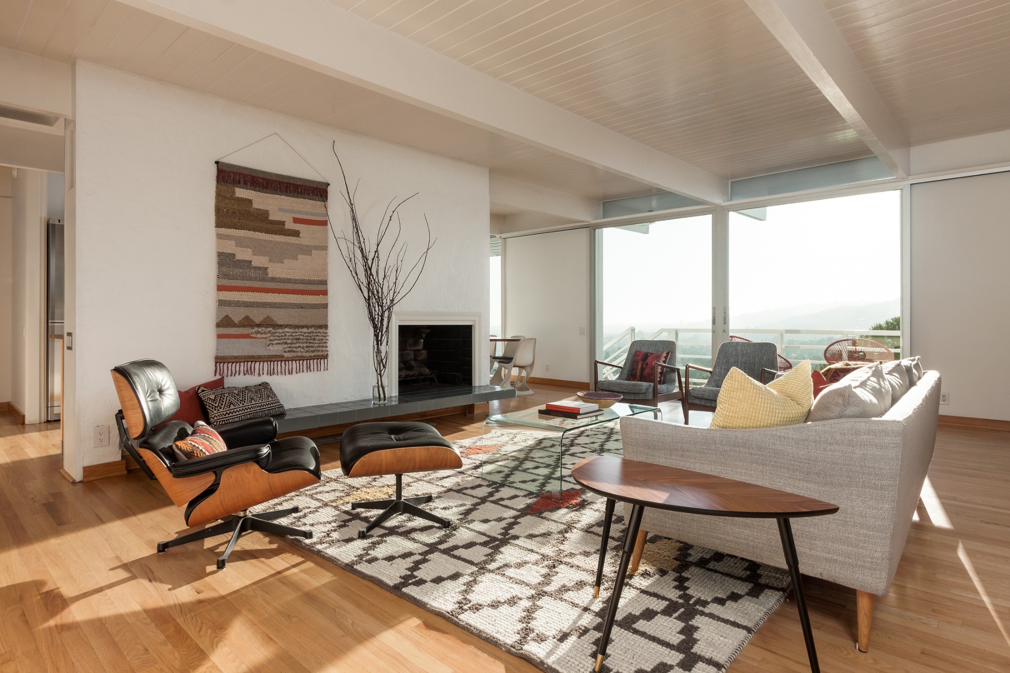 Ad by eternitymodern.ca