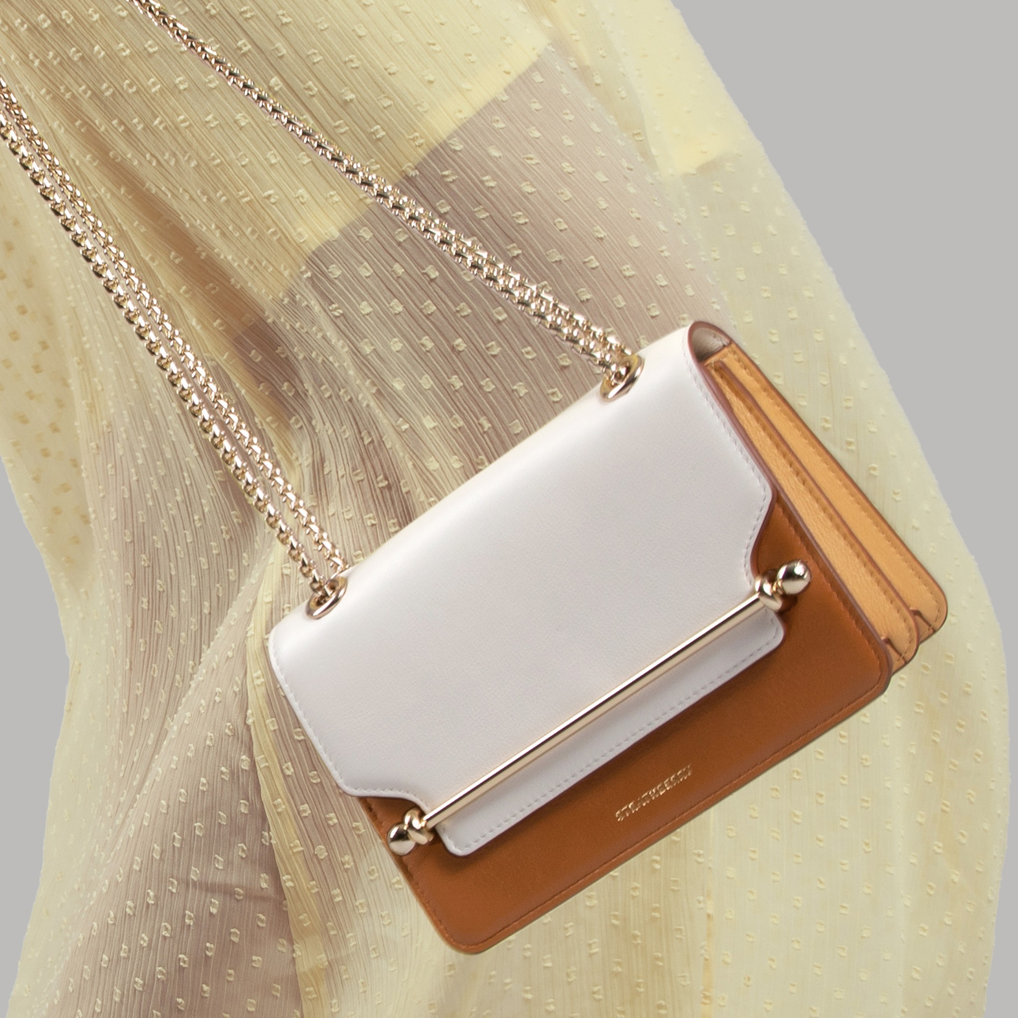 Ad by strathberry.net