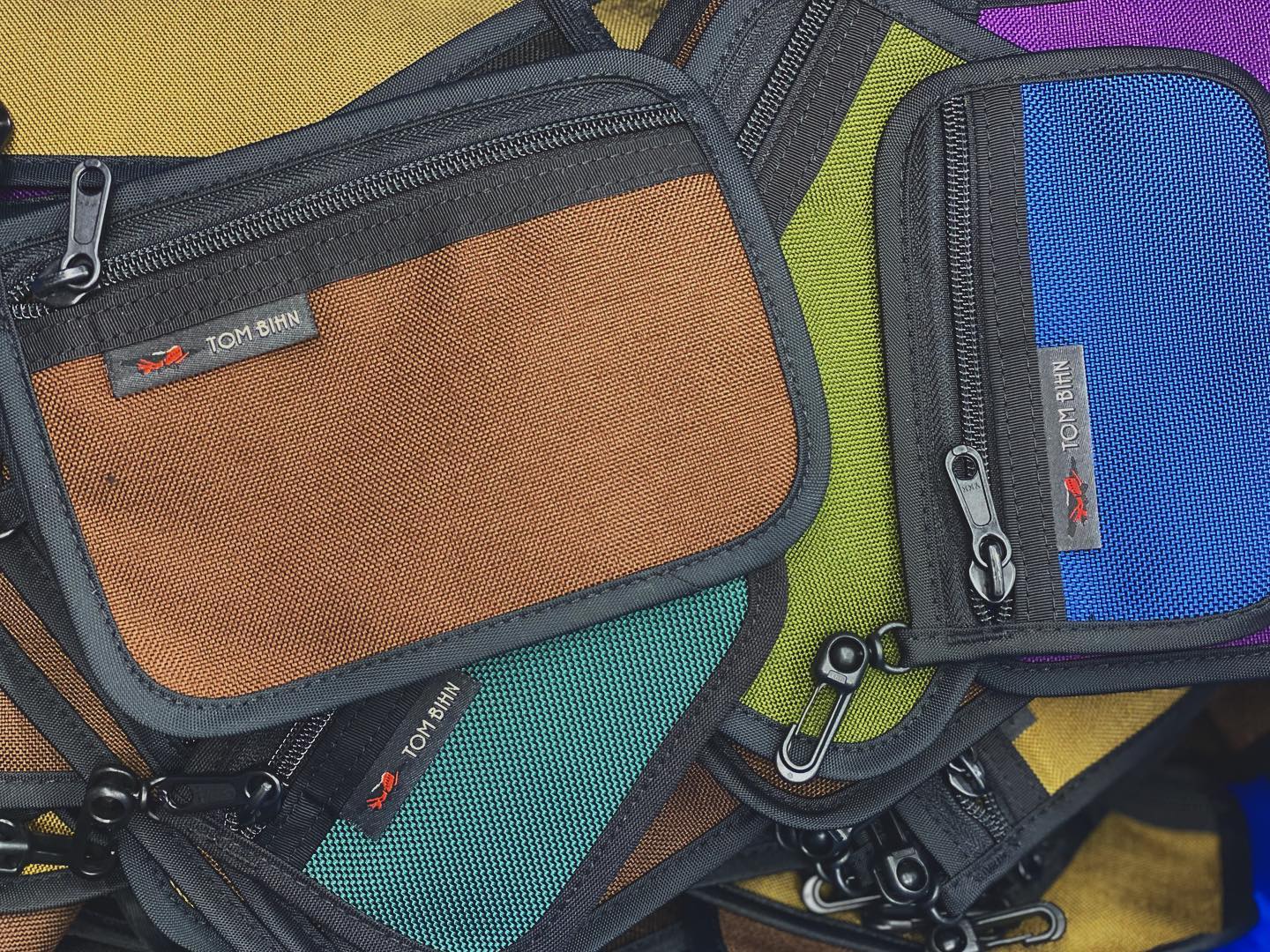 Ad by tombihn.com