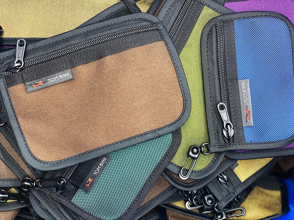 Ad by tombihn.com