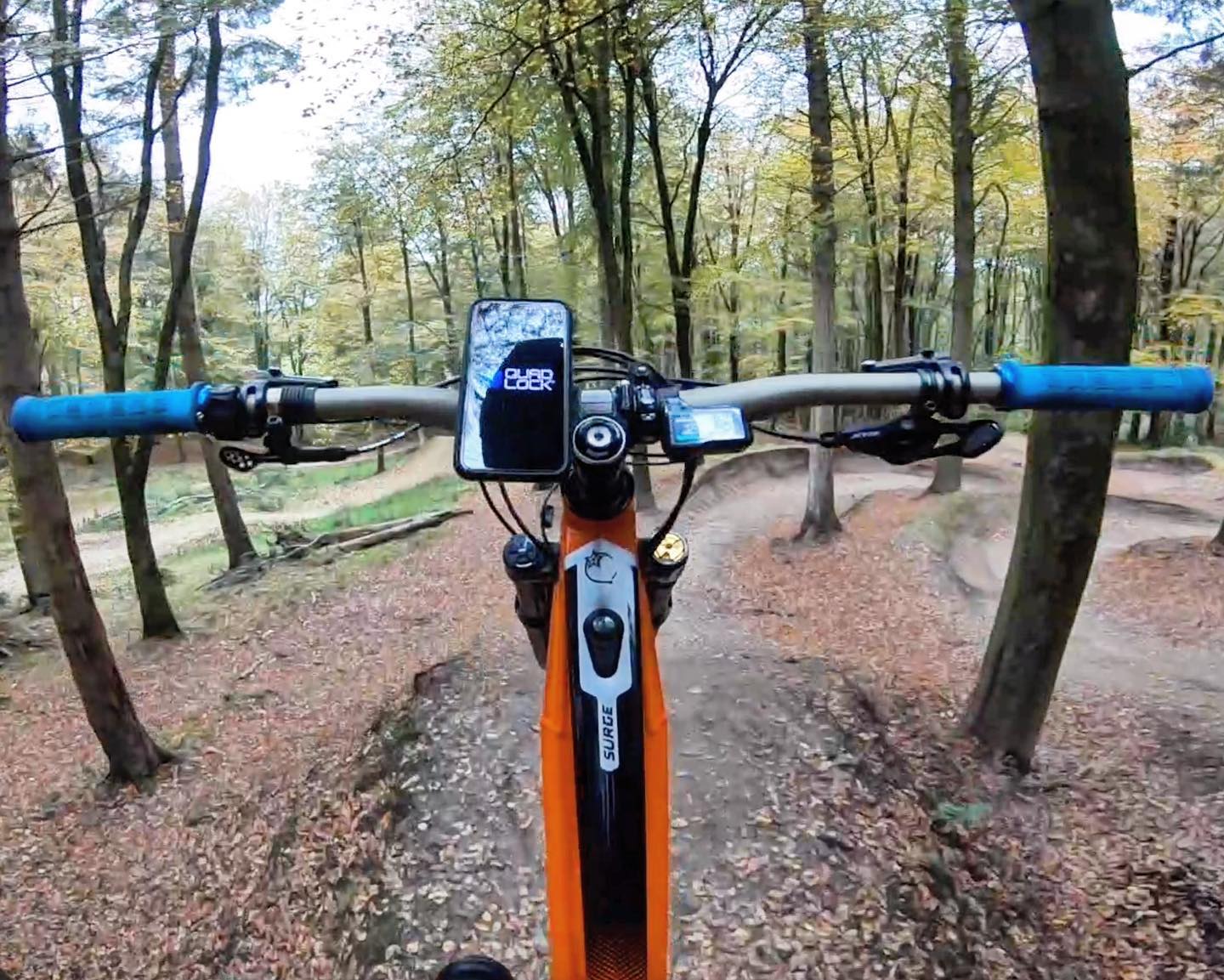 Ad by quadlockcase.jp